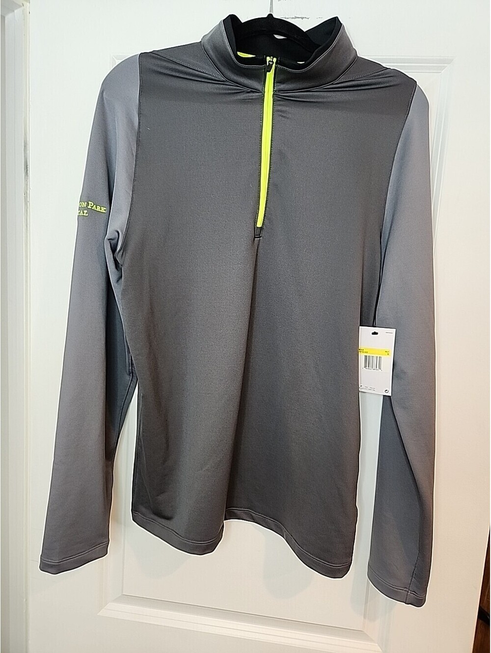 Nike Golf 1/4 Zip Pullover Small Grey Yellow Sutton National Park NWT Golf